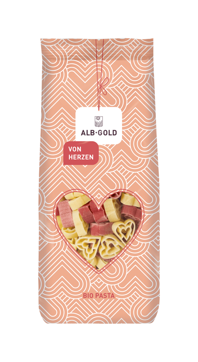 Verpackung der Bio Pasta in Herzform.