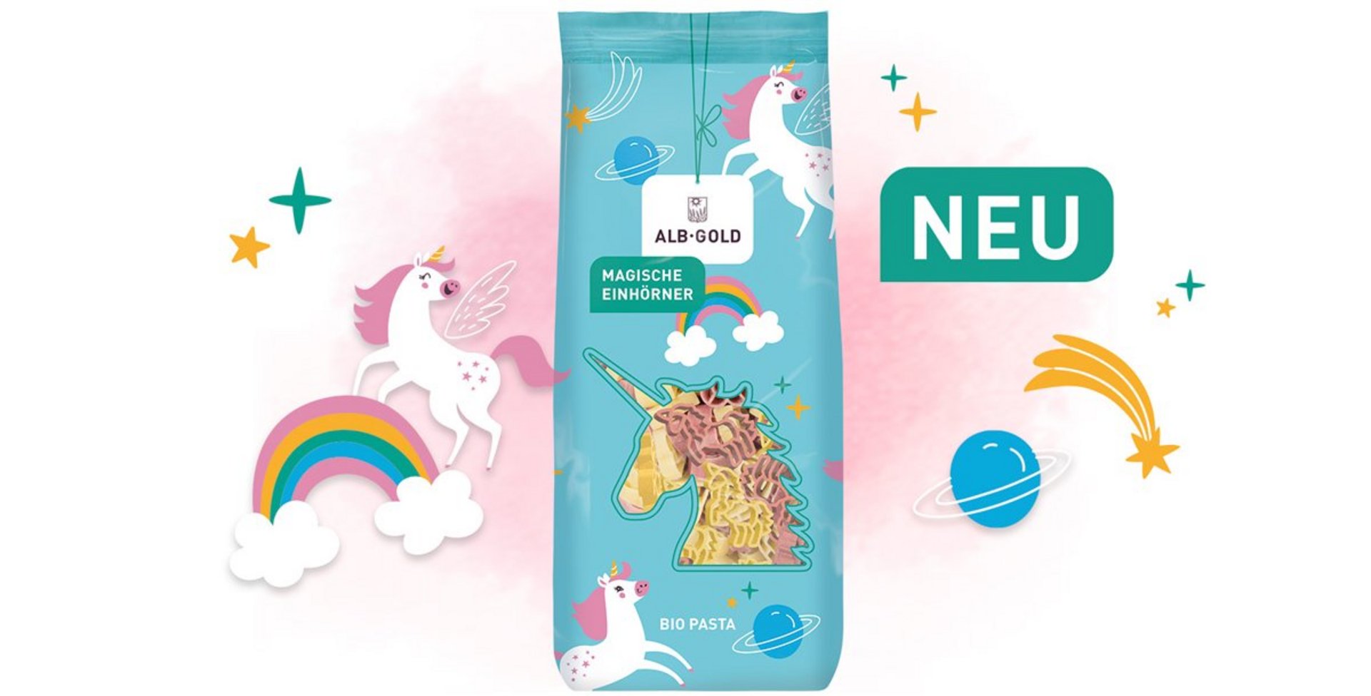 Hellblaue Verpackung von ALB-GOLD Bio-Pasta mit Einhorn-Motiv, umgeben von Regenbogen, Einhörner und Planeten, mit Hinweis 'NEU'