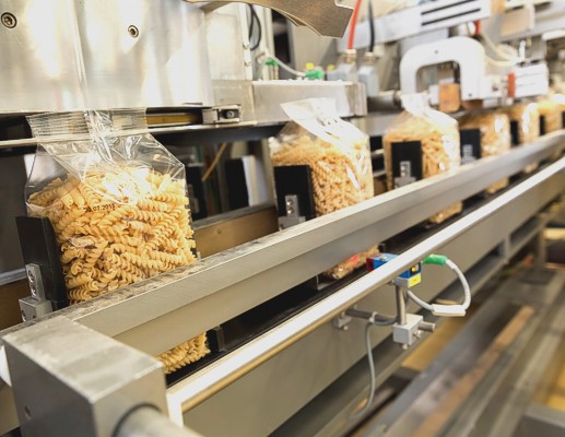Verpackungsmaschine in der Nudelproduktion